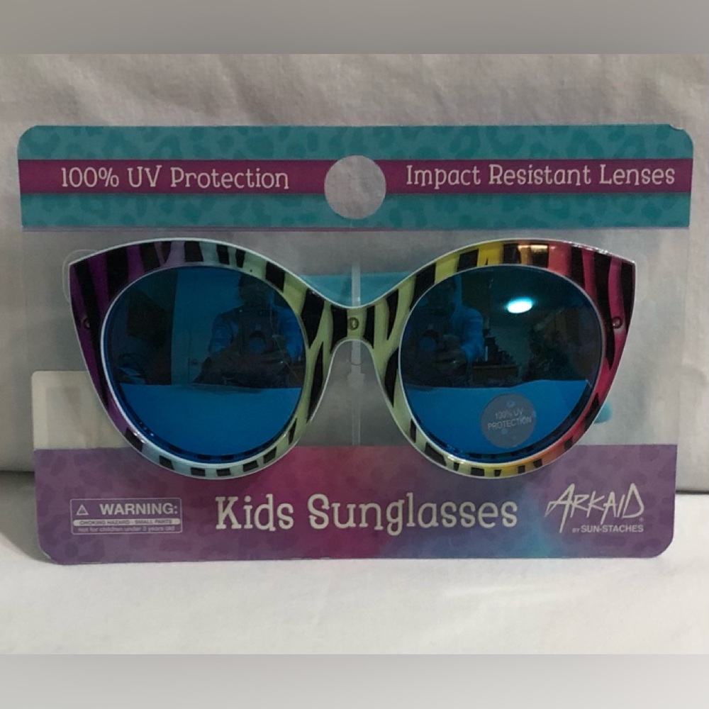 Rainbow Zebra Cat eyes girl’s Sunglasses 100%  400 UV protection blue. Aged 3+